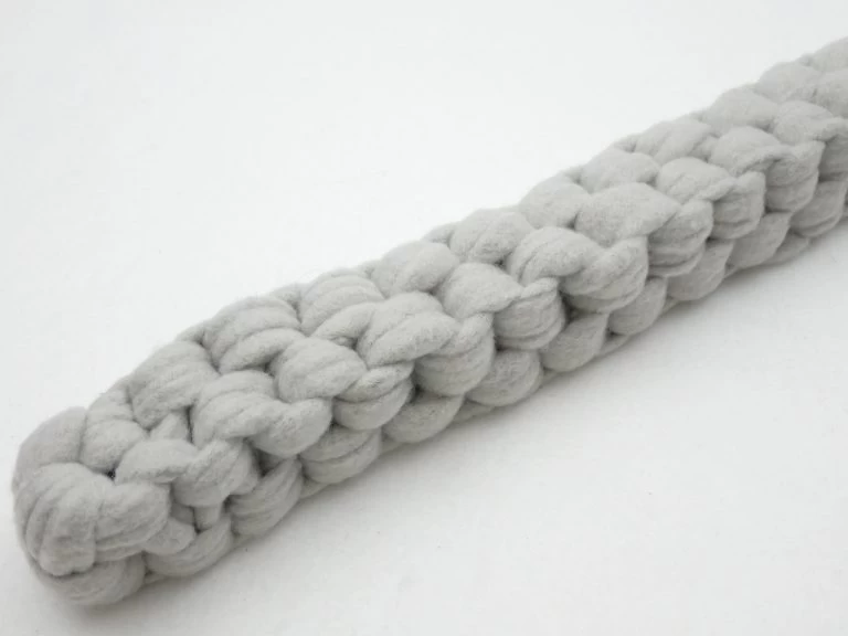 Blafie_Lichtgrijs_Close-up_einde.