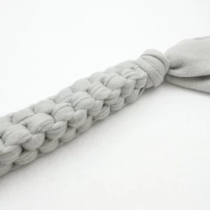 Blafie_Lichtgrijs_Knoop_Close-up